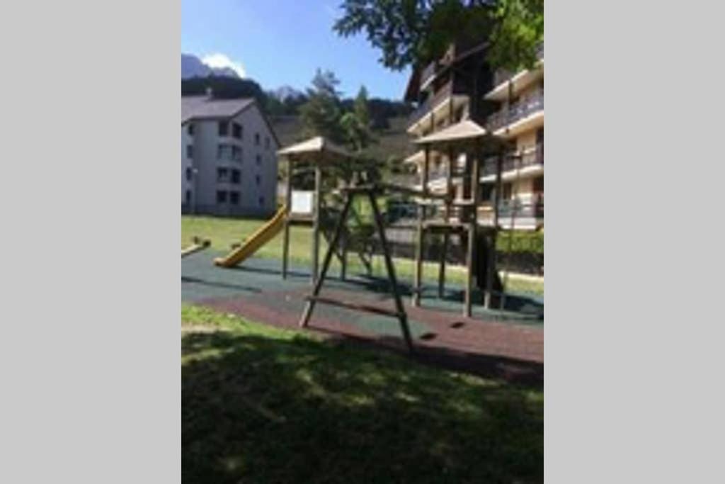 Petit Studio Mansarde 18 M2 Avec Navette Gratuit Aux Pistes De Ski 格雷斯昂韦科尔 外观 照片