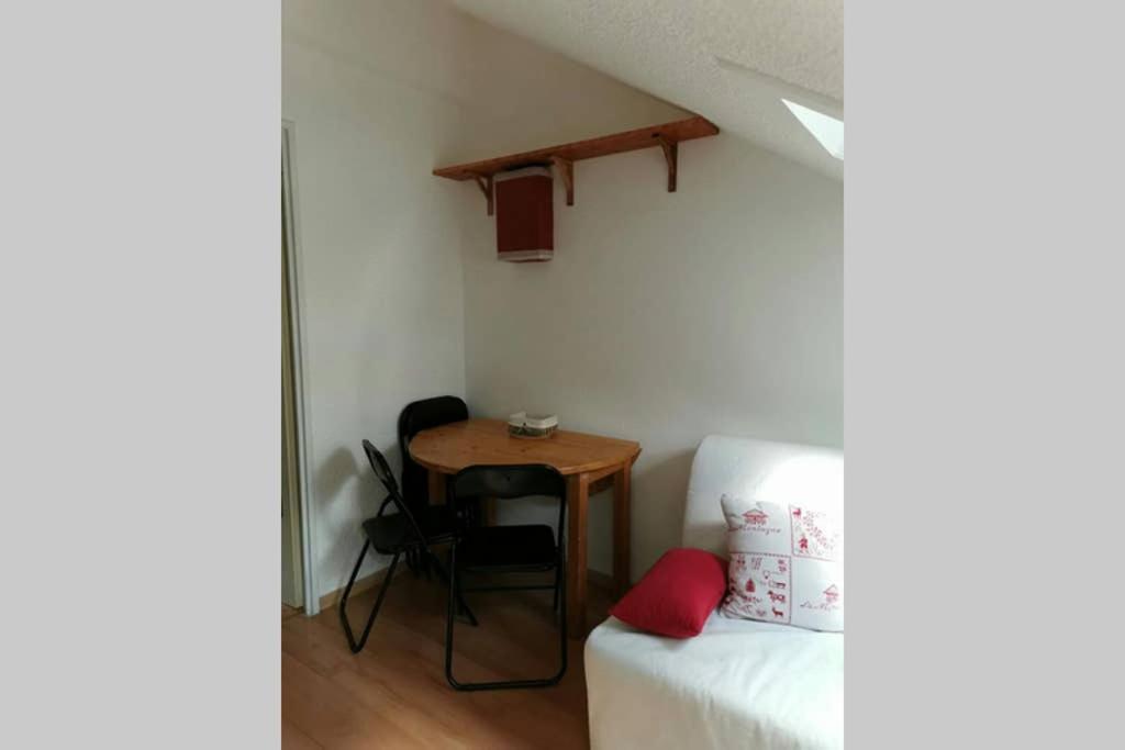 Petit Studio Mansarde 18 M2 Avec Piscine Gratuite 格雷斯昂韦科尔 外观 照片